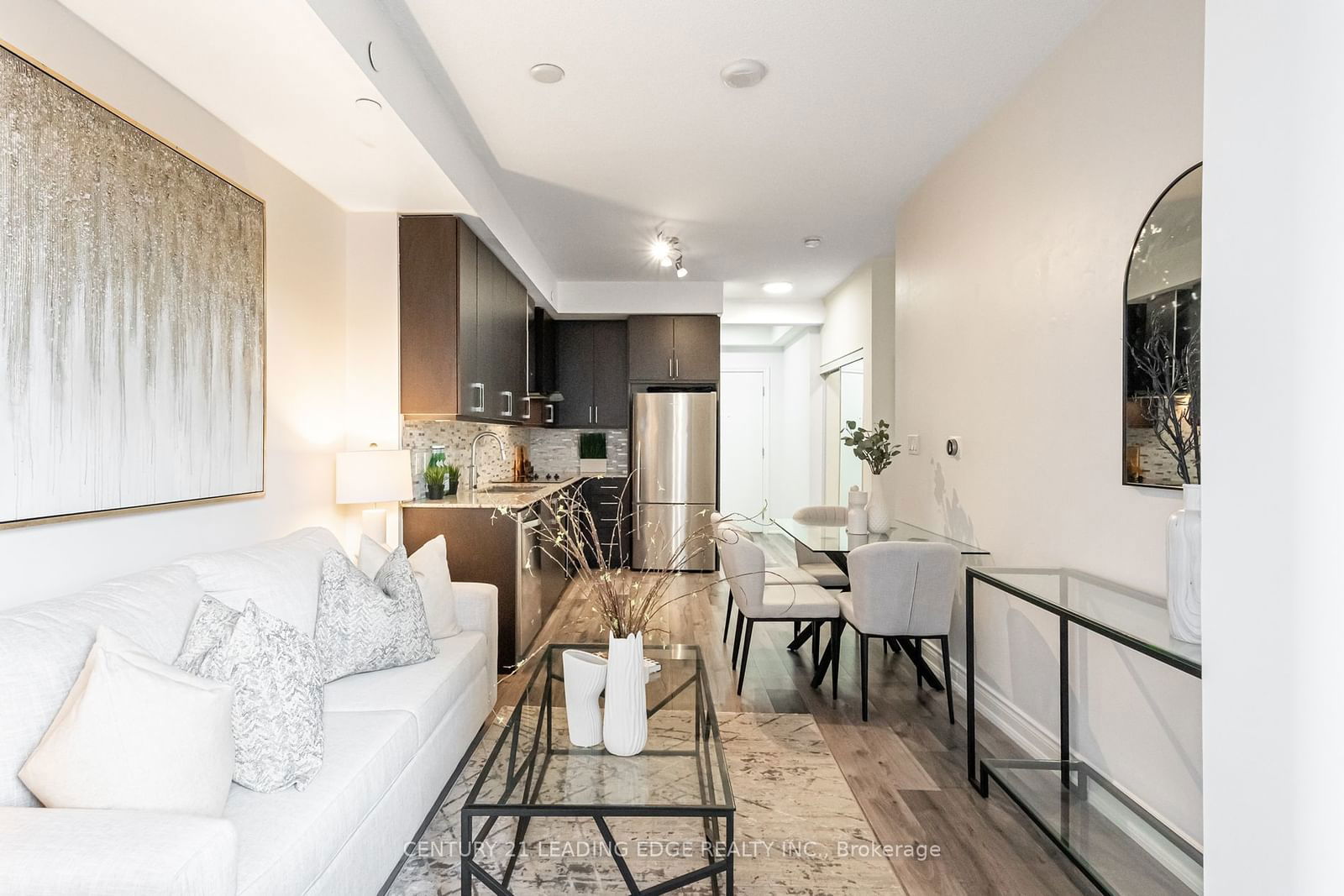 9608 Yonge St, unit 203 for sale