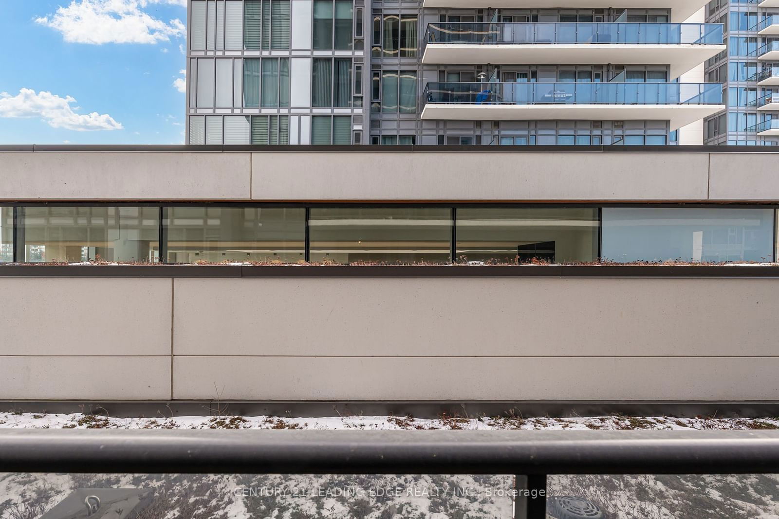 9608 Yonge St, unit 203 for sale