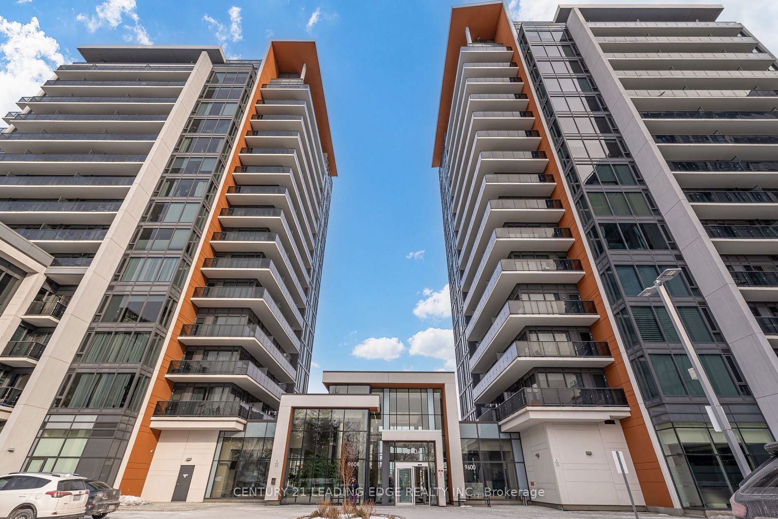 9608 Yonge St, unit 203 for sale