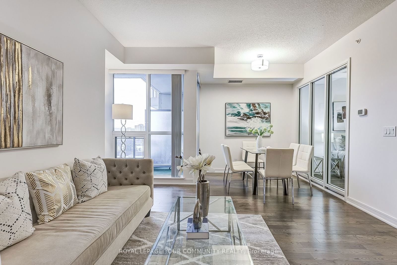 9205 Yonge St, unit 401 NE for sale