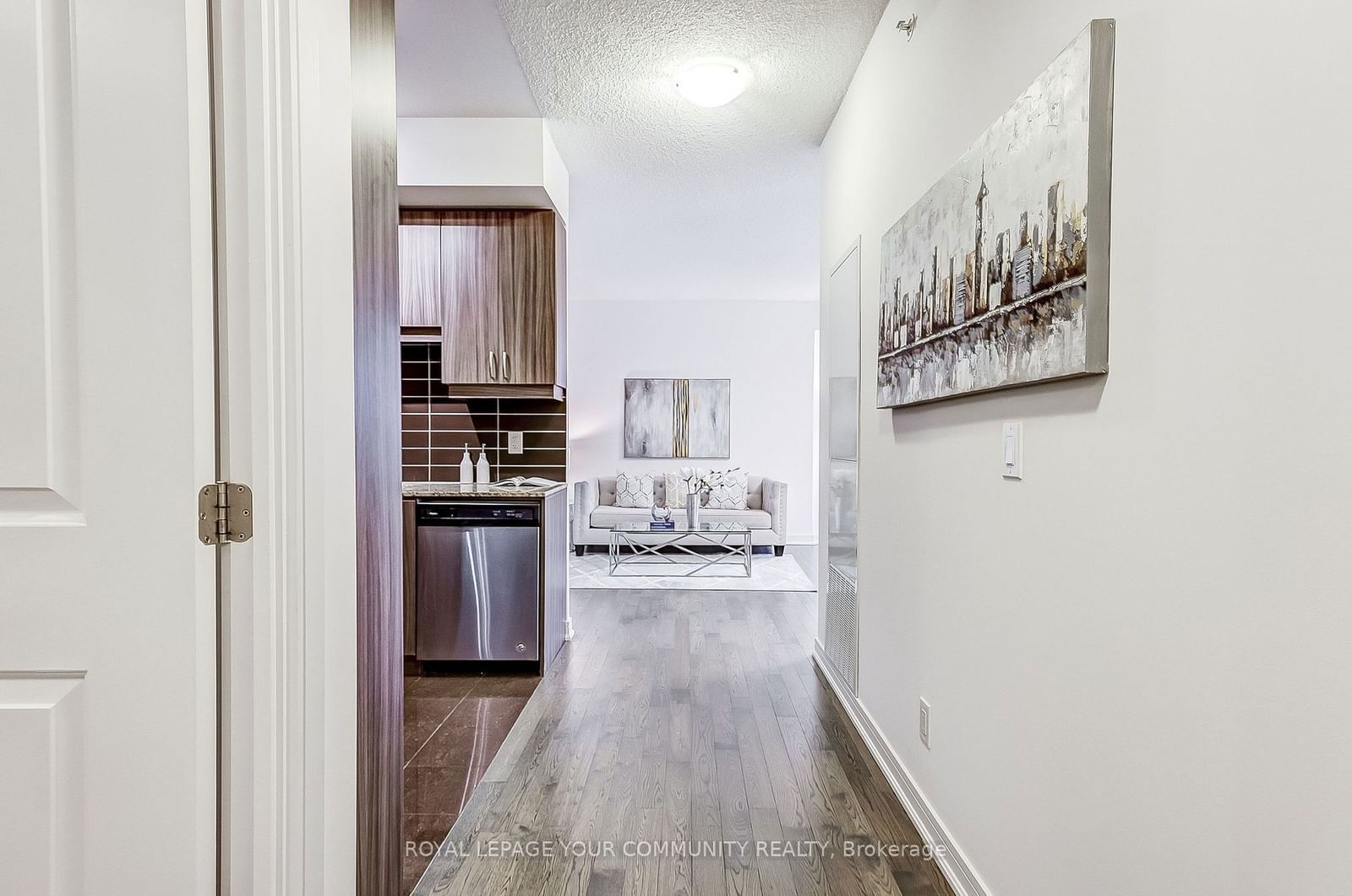 9205 Yonge St, unit 401 NE for sale