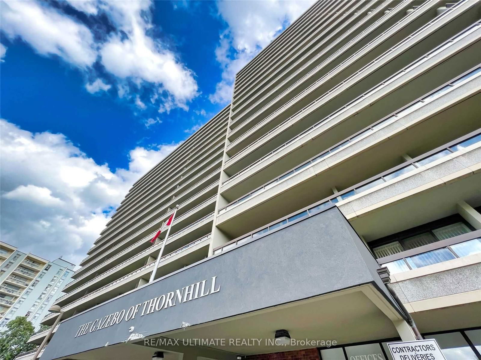 8111 Yonge St, unit 912 for sale