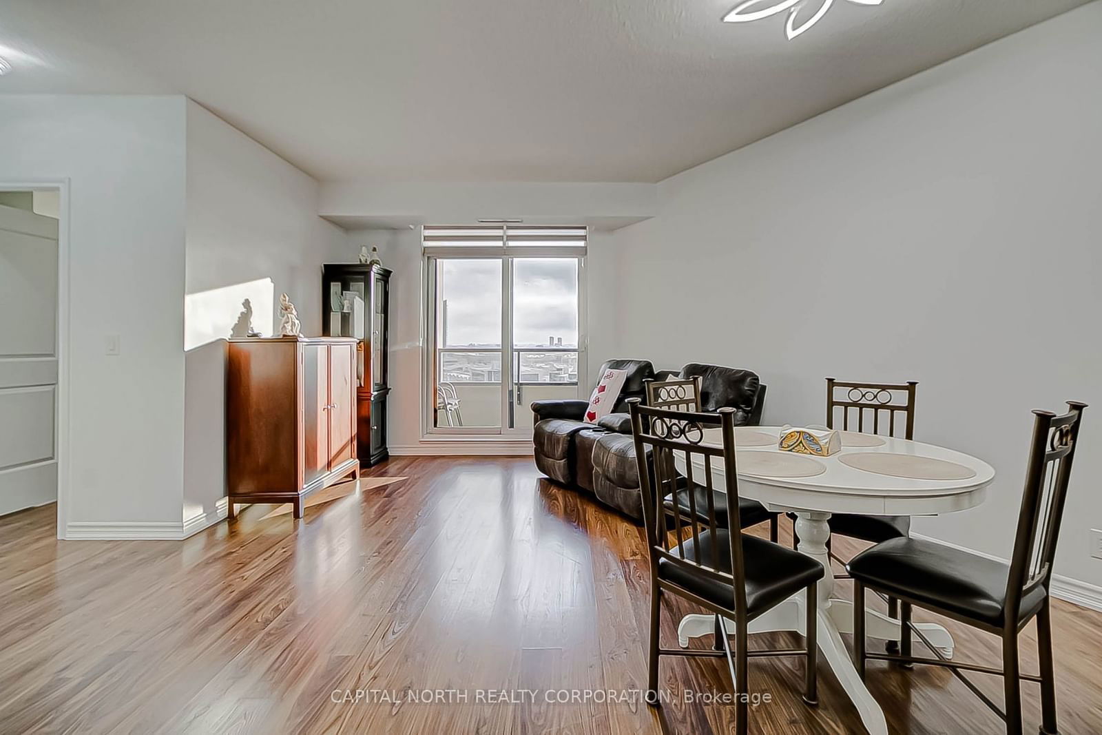 9235 Jane St, unit 1110 for sale