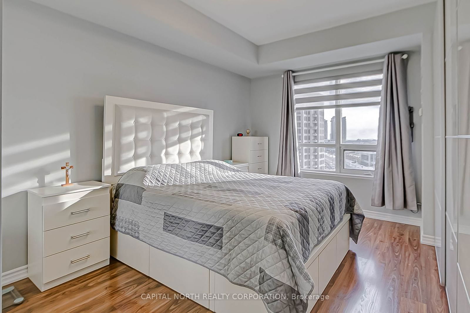 9235 Jane St, unit 1110 for sale