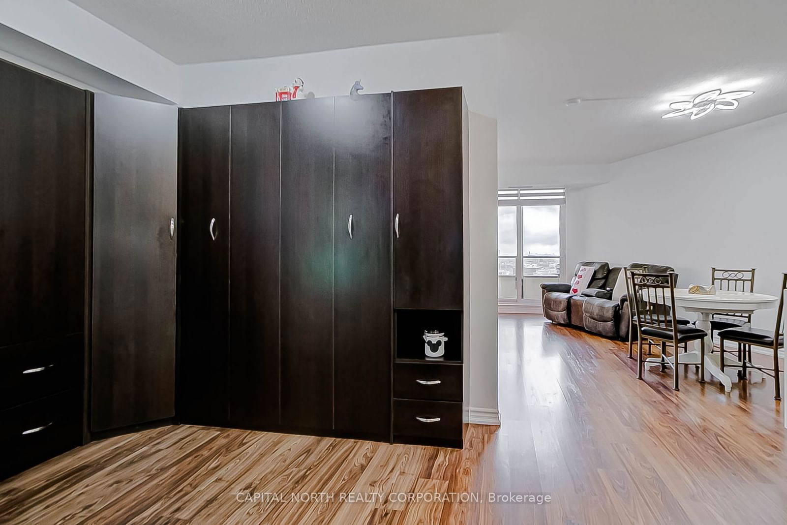 9235 Jane St, unit 1110 for sale