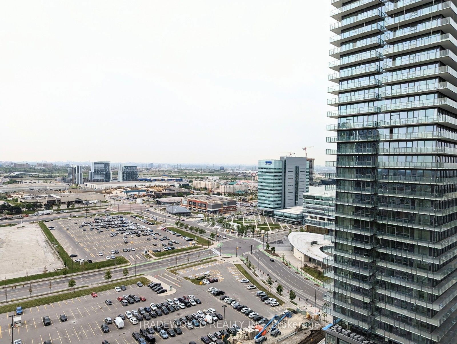 7890 Jane St, unit 2206 for rent