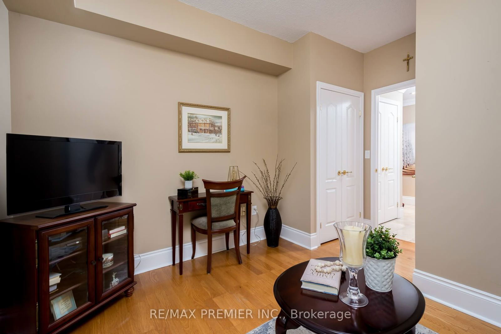 53 Woodbridge Ave, unit 219 for sale