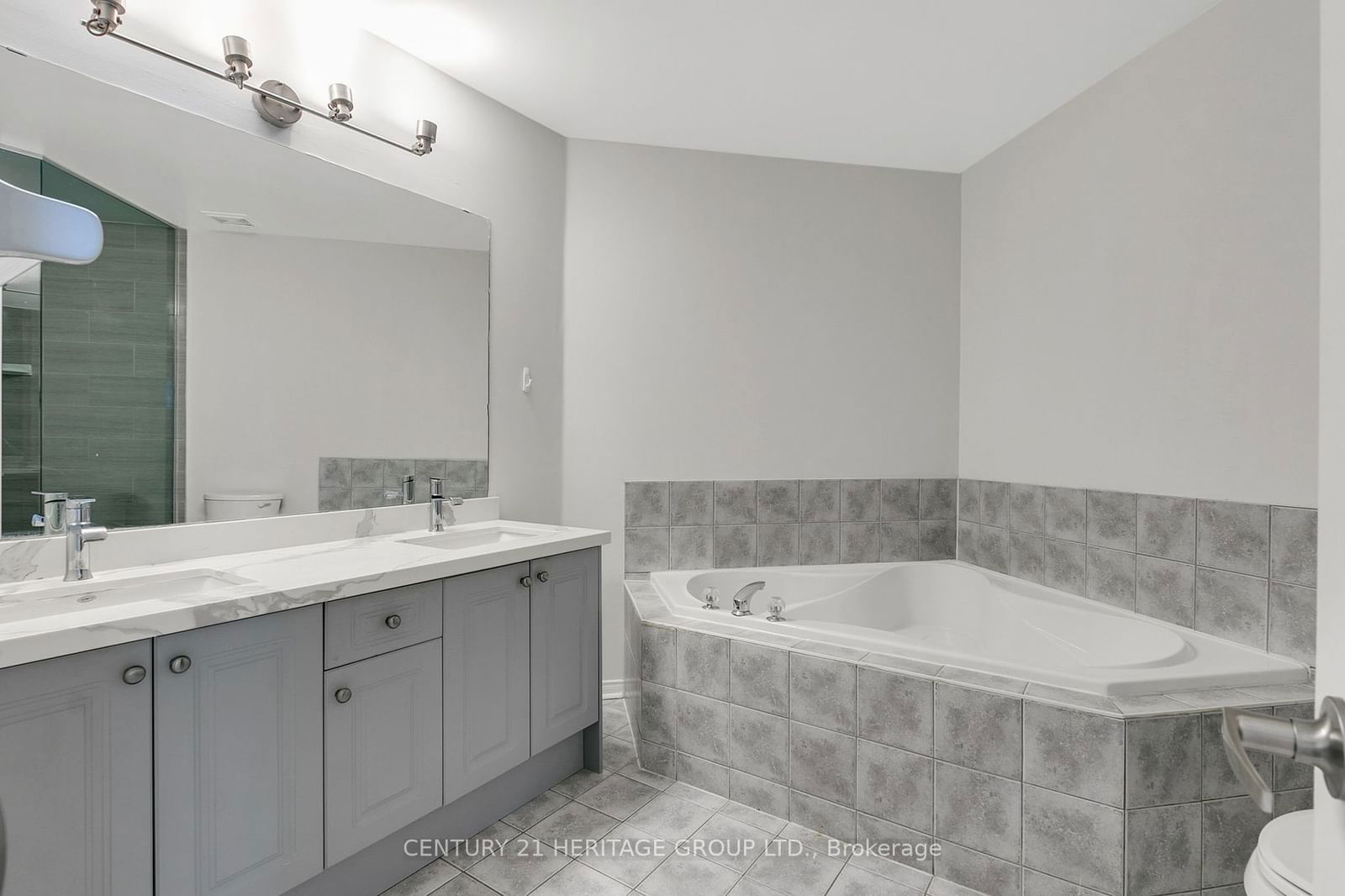 10 Post Oak Townhomes, Richmond Hill, Toronto