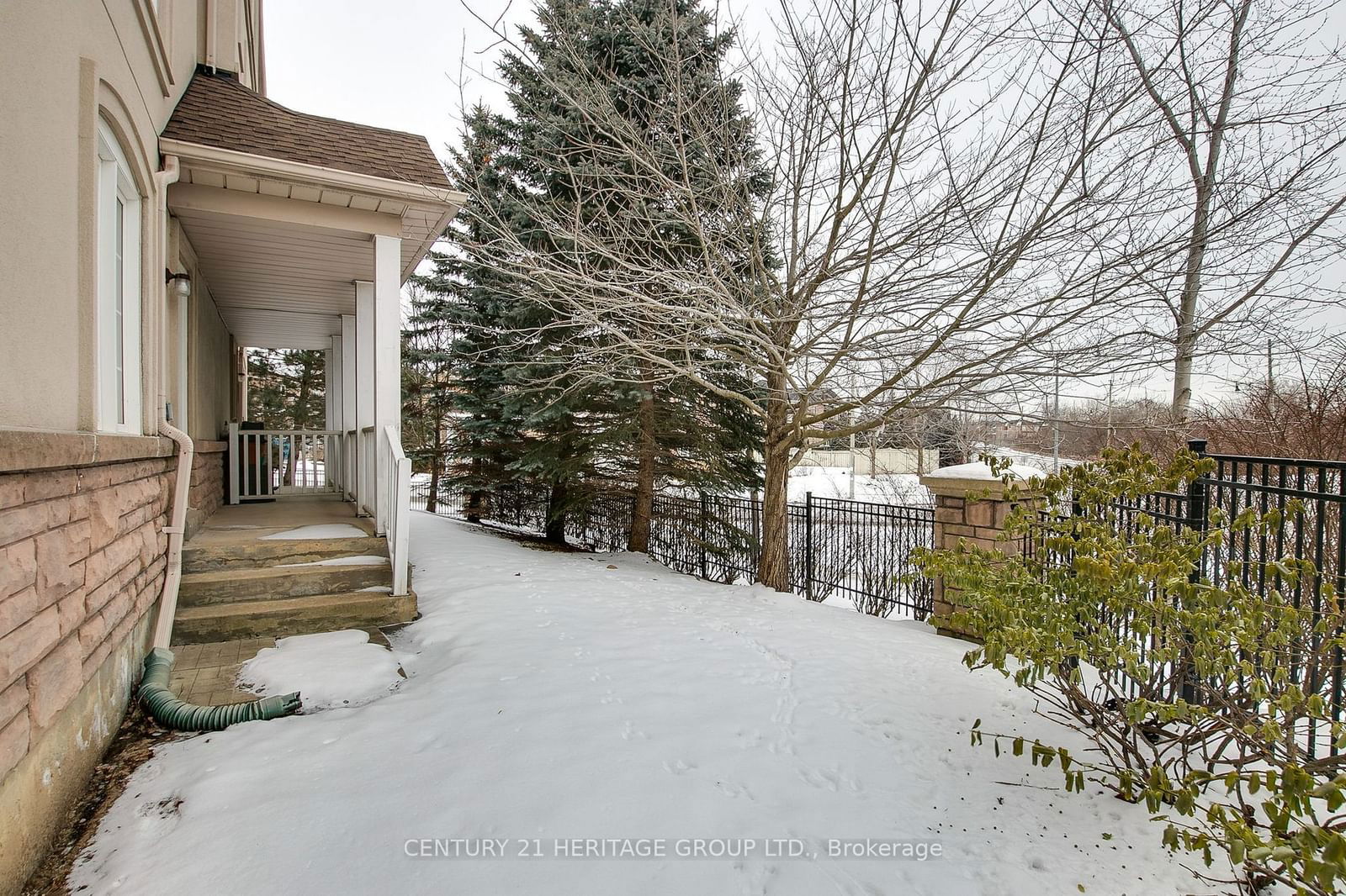 10 Post Oak Townhomes, Richmond Hill, Toronto