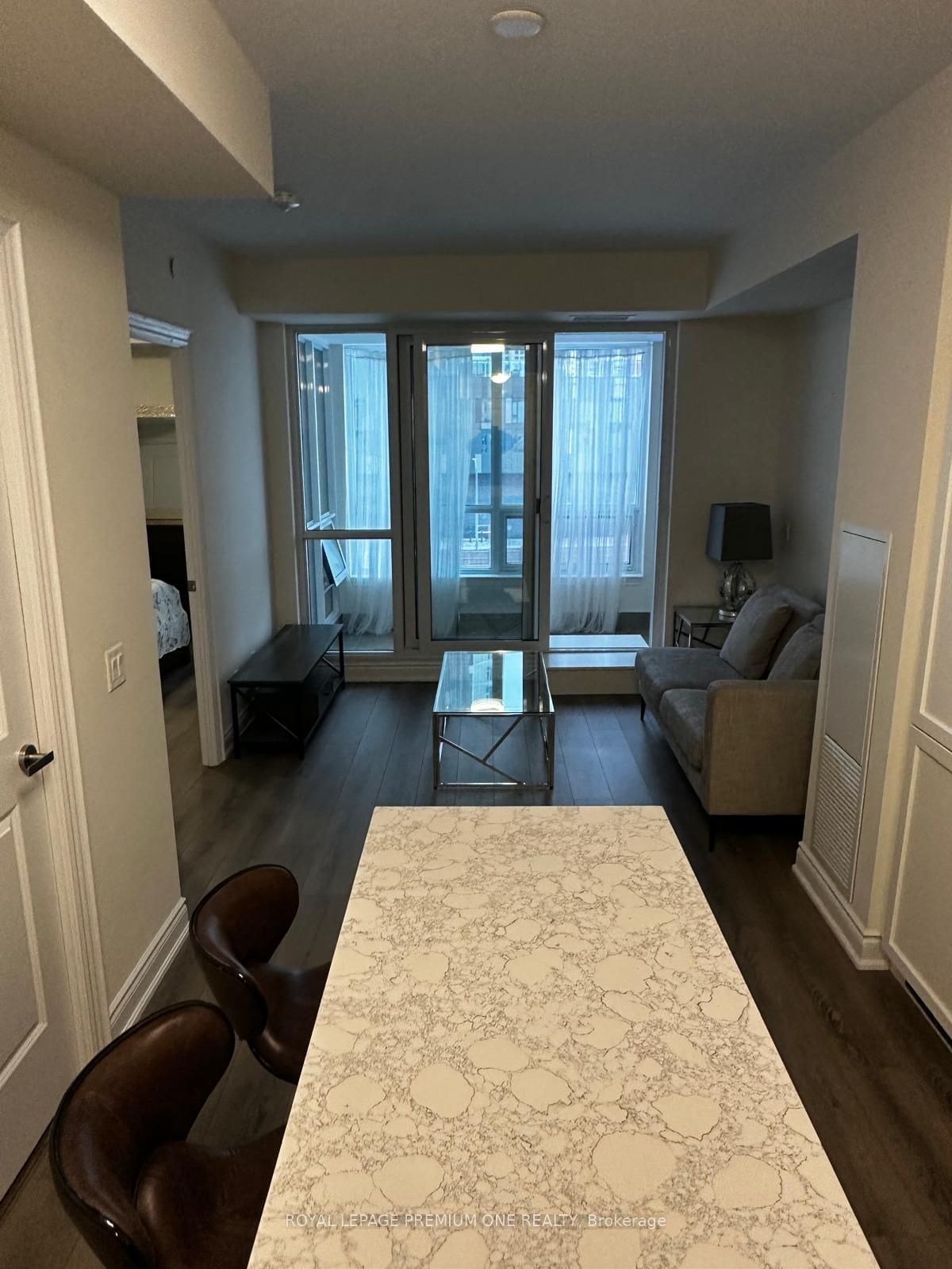 9085 Jane St, unit 402 for rent