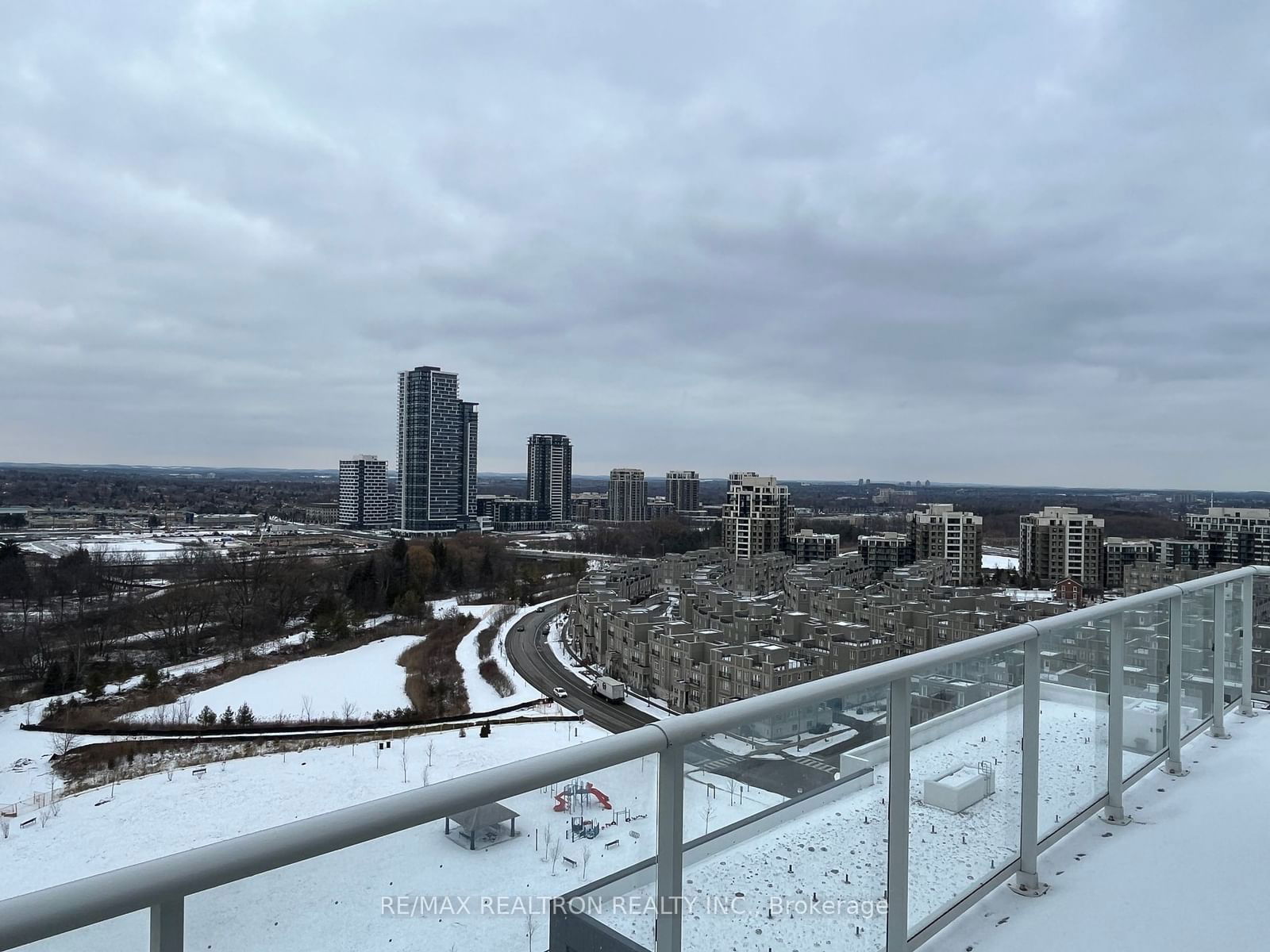 10 Rouge Valley Dr W, unit 1507A for rent