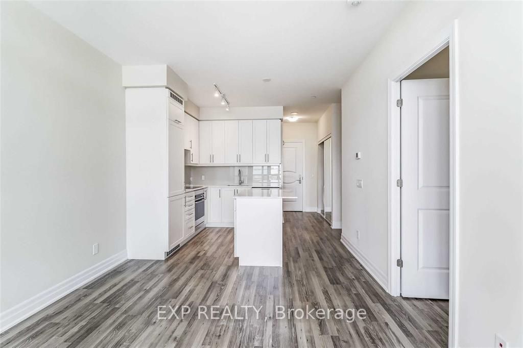 9085 Jane St, unit 220 for rent