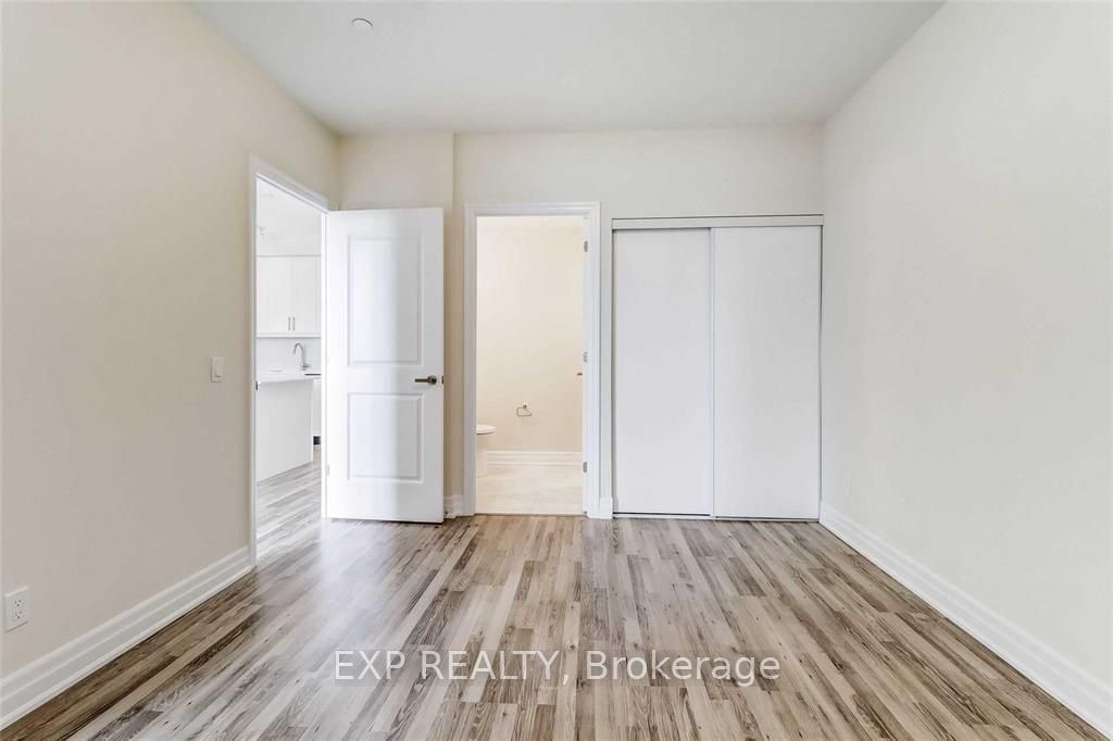 9085 Jane St, unit 220 for rent