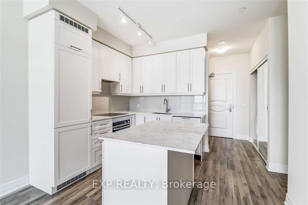 9085 Jane St, unit 220 for rent