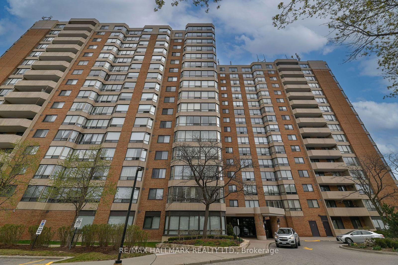 7601 Bathurst St, unit 1104 for rent