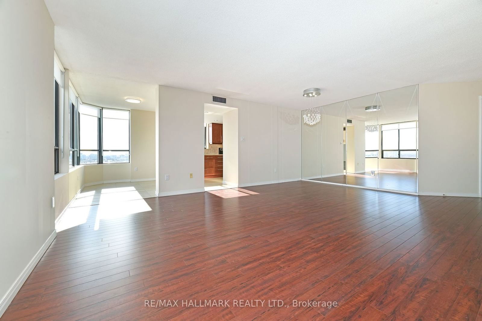 7601 Bathurst St, unit 1104 for rent