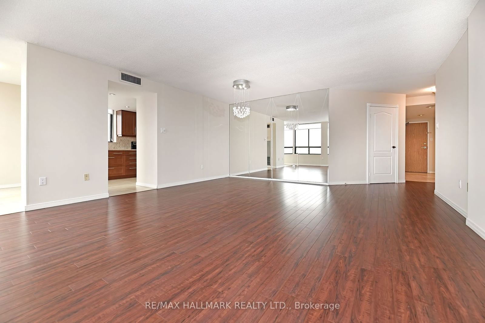 7601 Bathurst St, unit 1104 for rent