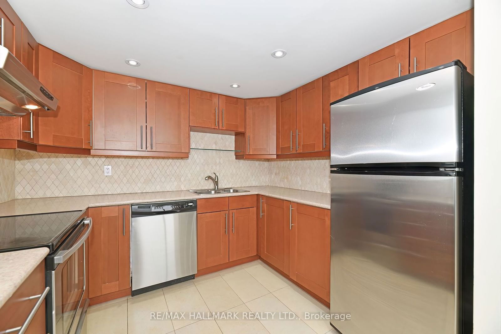 7601 Bathurst St, unit 1104 for rent