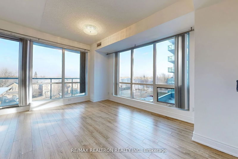 9088 Yonge St, unit 302A for sale