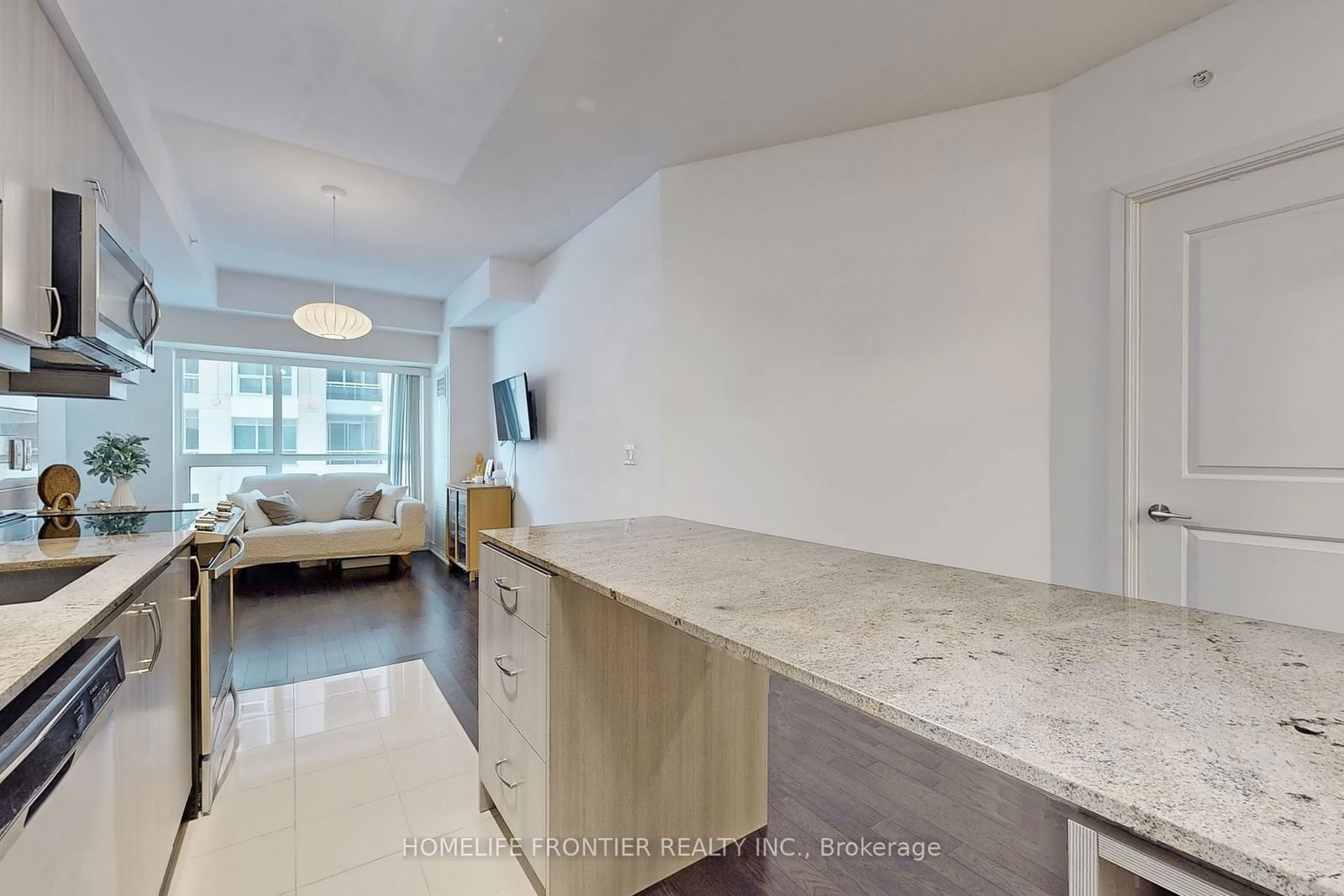 9205 Yonge St, unit 211NE for sale