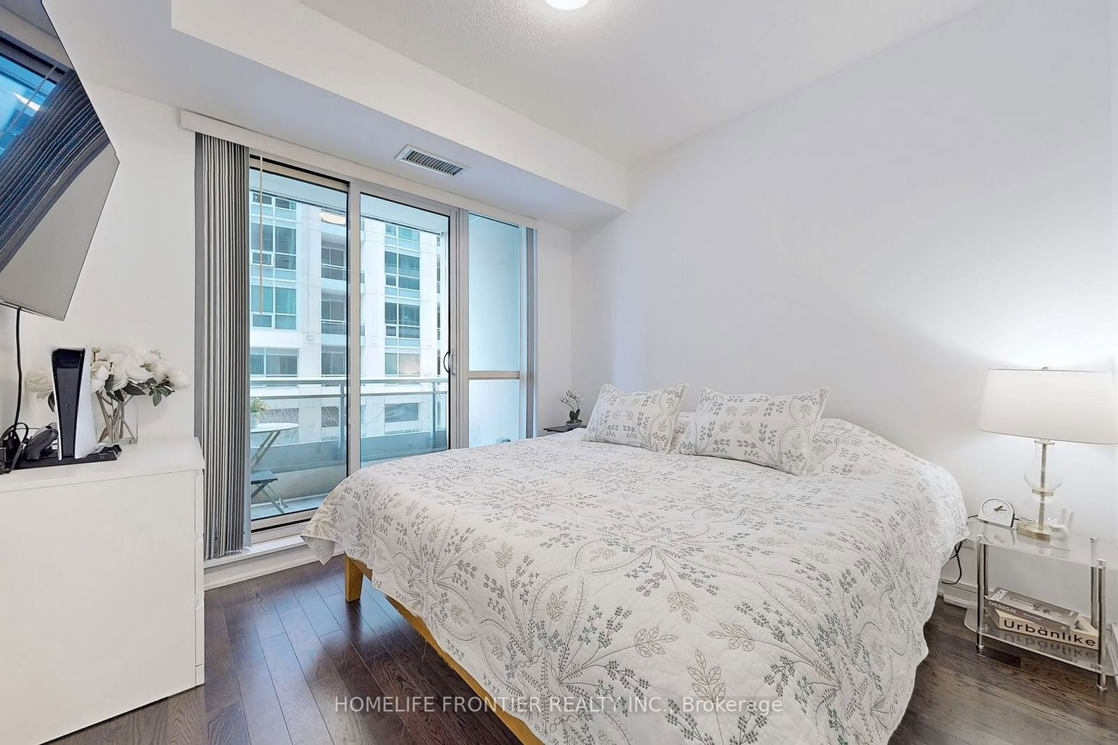 9205 Yonge St, unit 211NE for sale