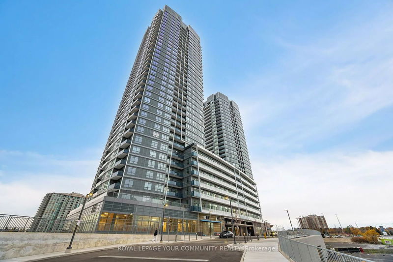 50 Upper mall way, unit PH08 for rent