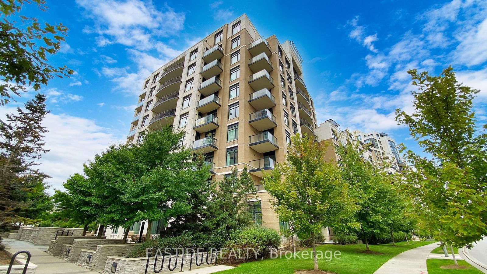 131 Upper Duke Cres, unit 607 for sale