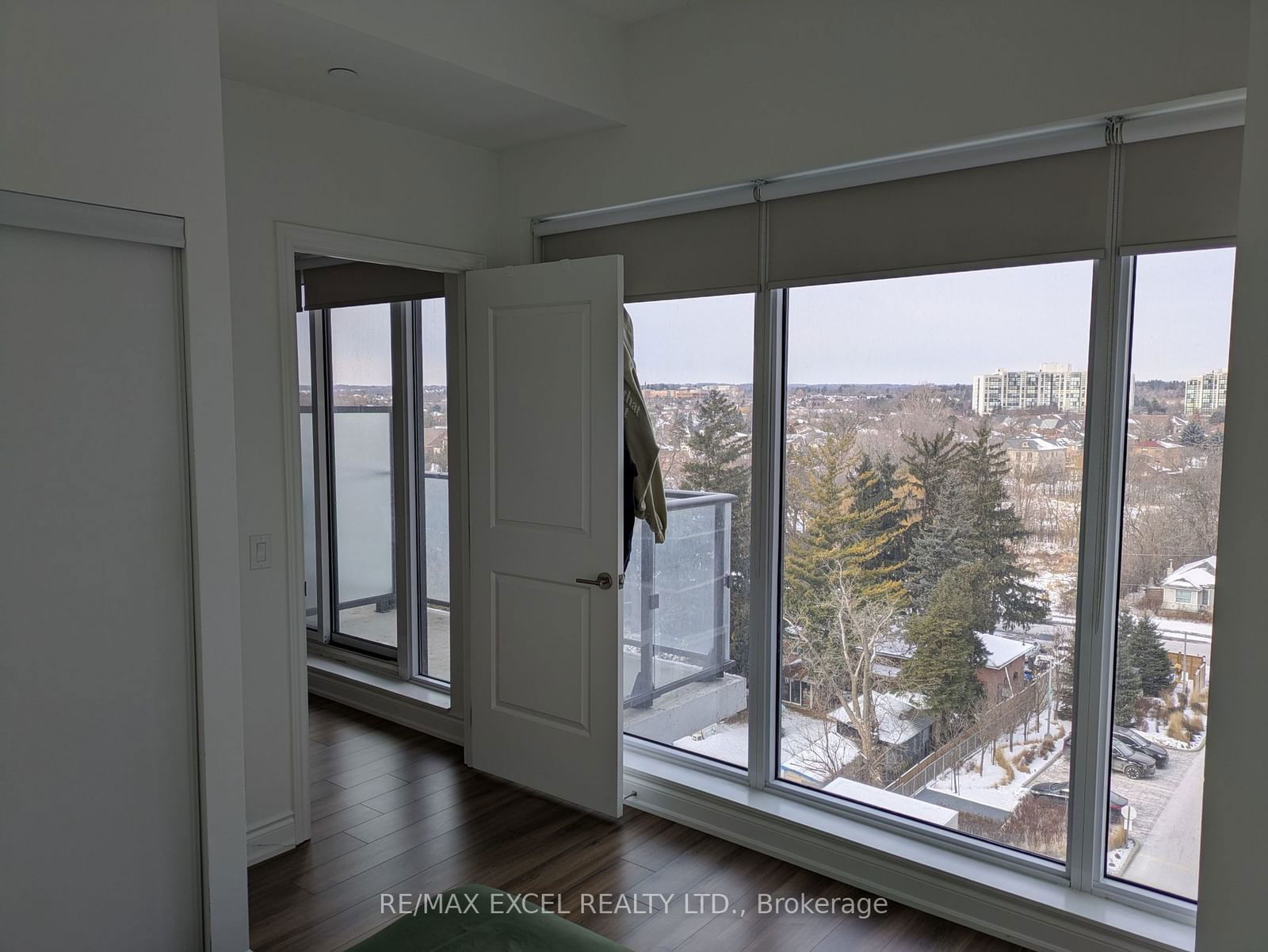 9618 Yonge St, unit 709 for rent