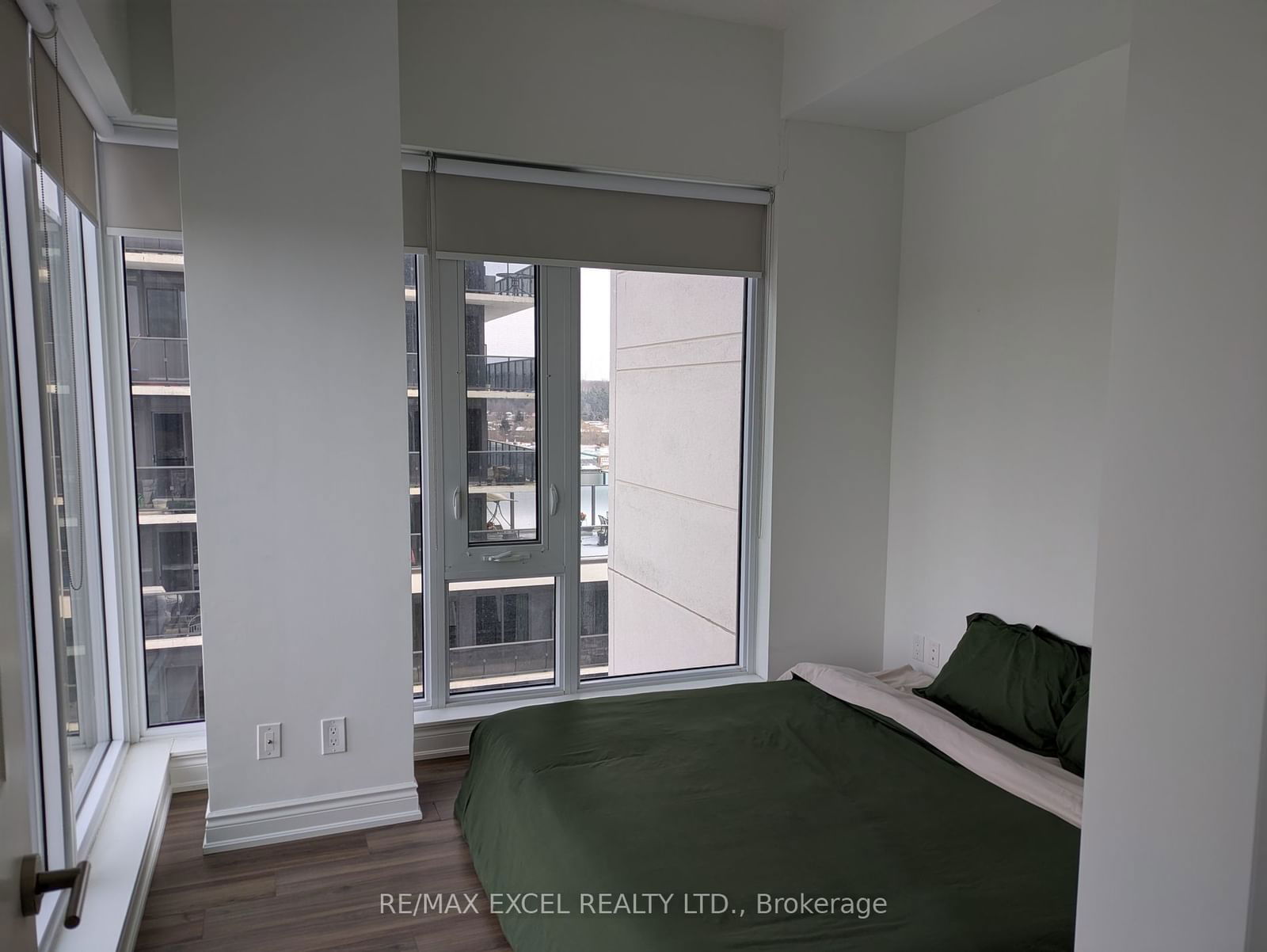 9618 Yonge St, unit 709 for rent