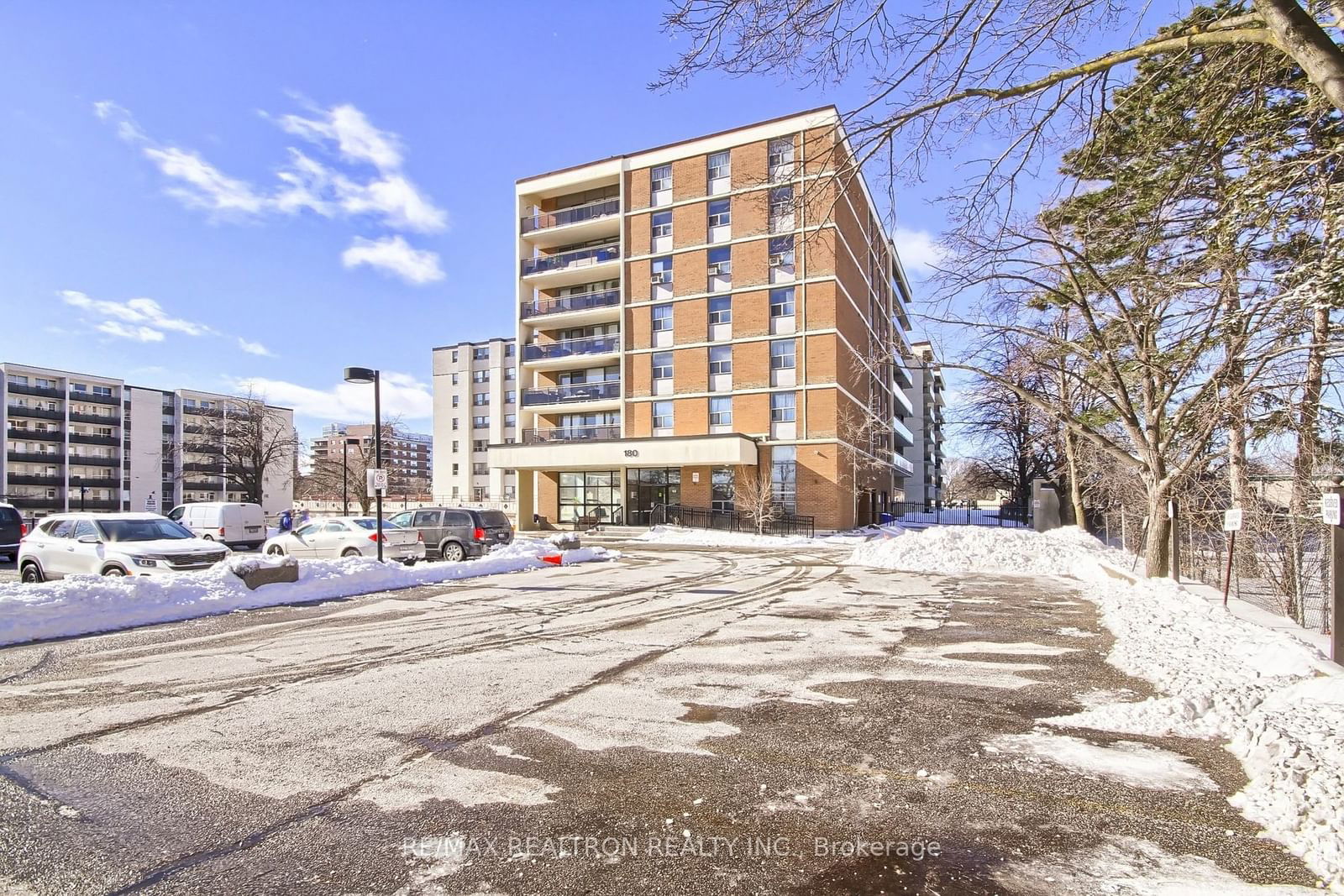 Thornlea Place Condominium Residences, Markham, Toronto