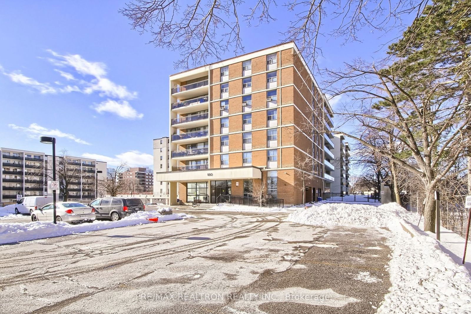 180 Dudley Ave, unit Ph702 for rent