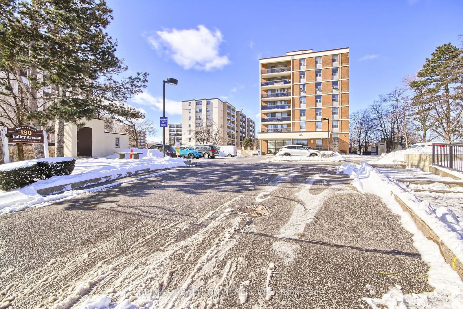 Thornlea Place Condominium Residences, Markham, Toronto