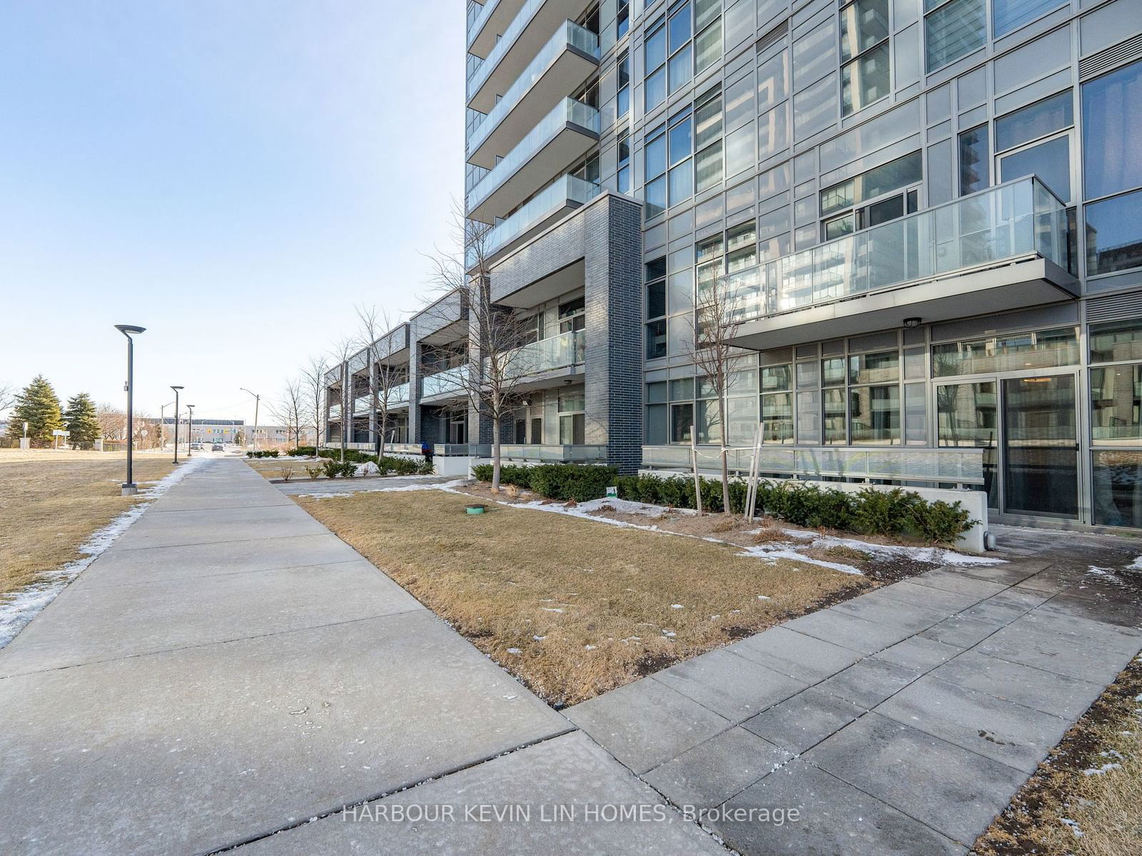 65 Oneida Cres, unit 102 for rent