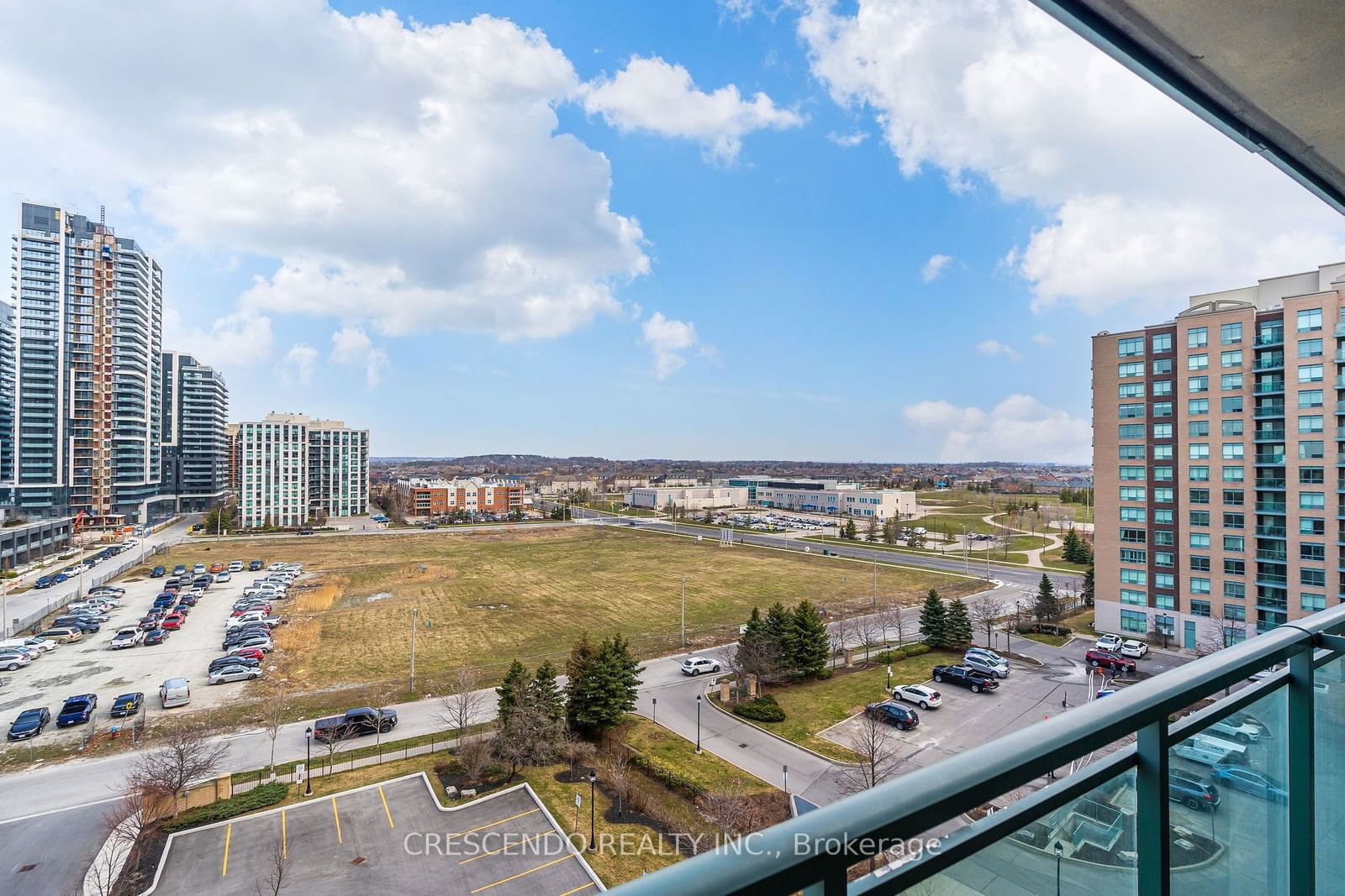 39 Oneida Cres, unit 813 for sale