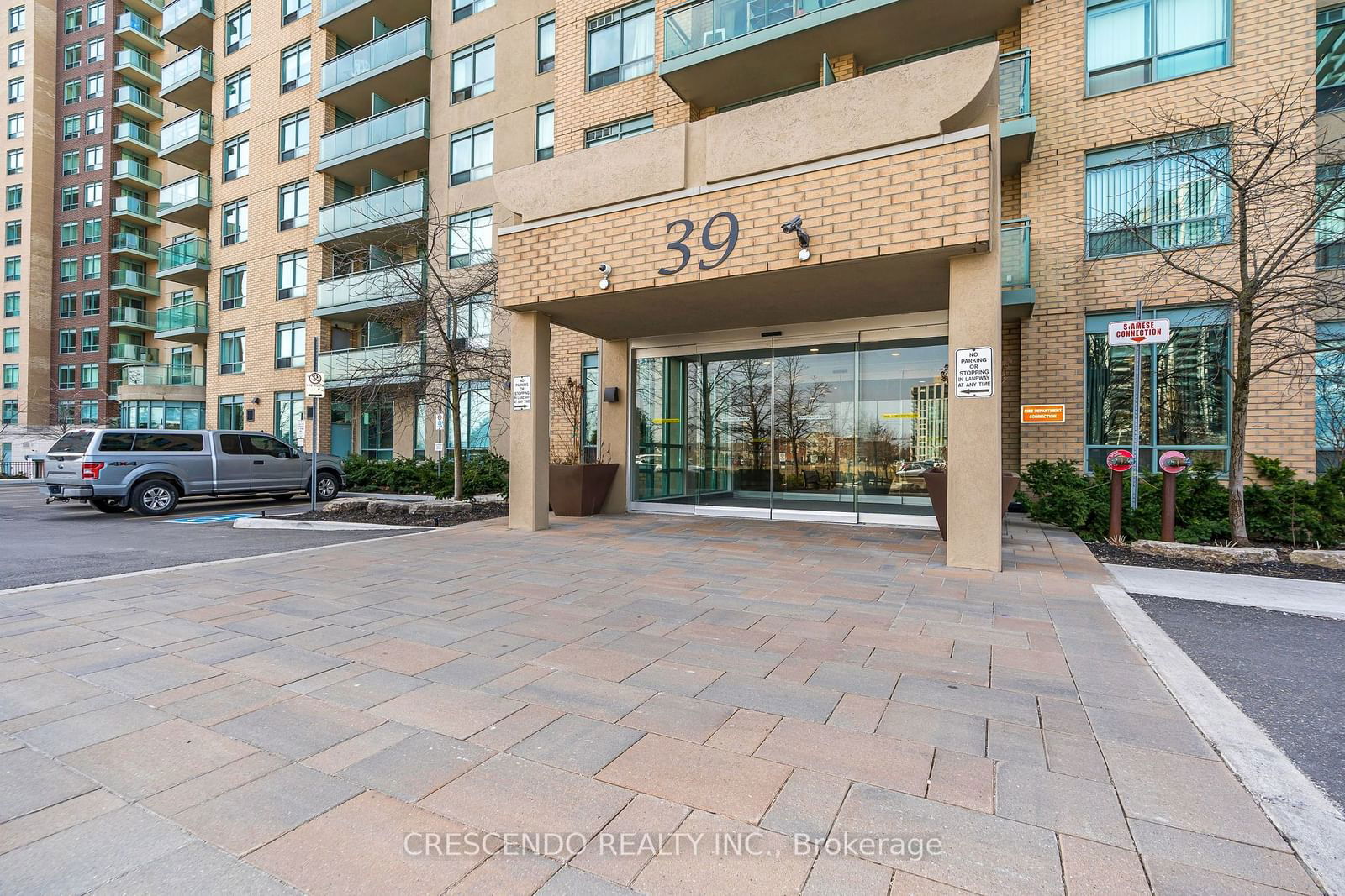 The Gates of Bayview Glen V Condos, Richmond Hill, Toronto