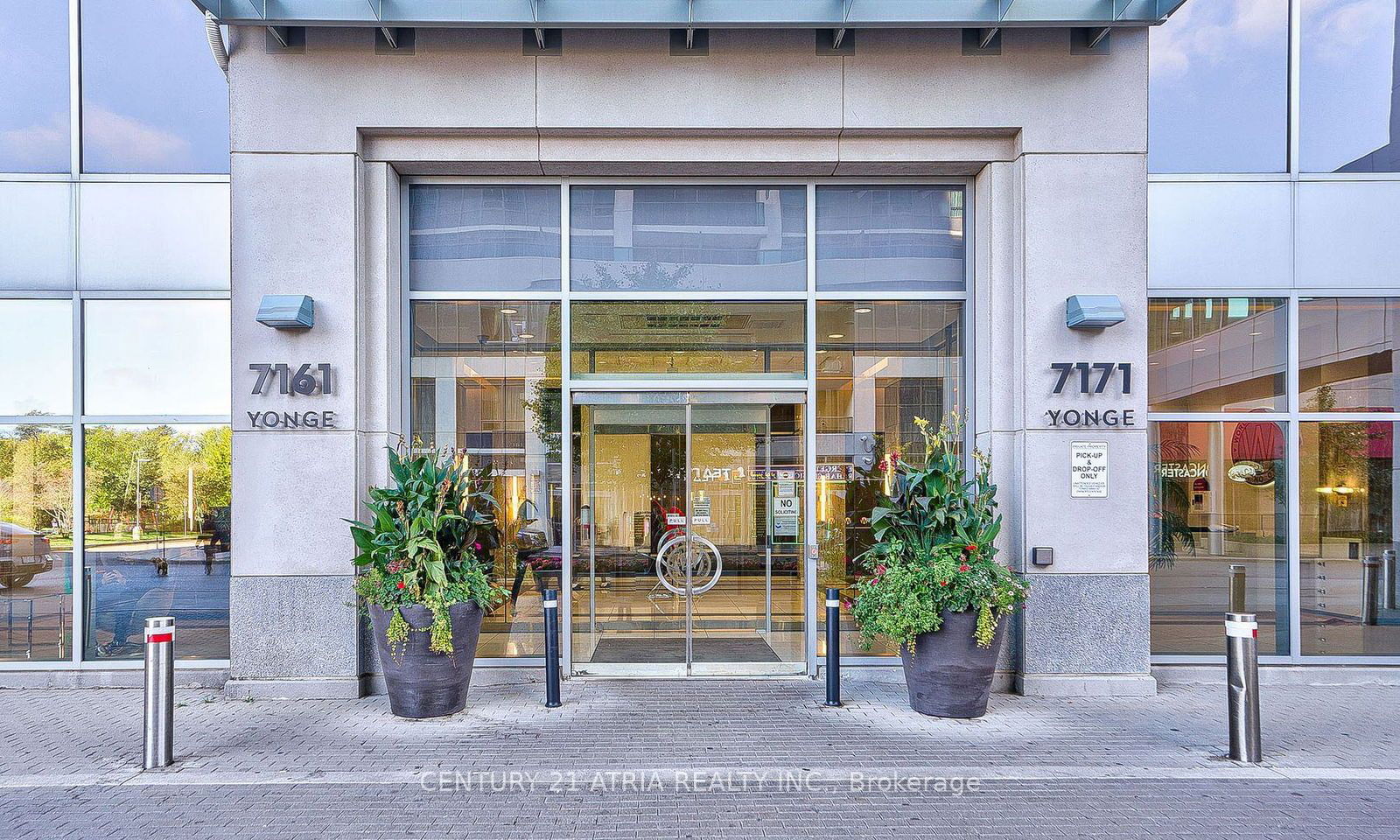 7161 Yonge St, unit 2533 for sale