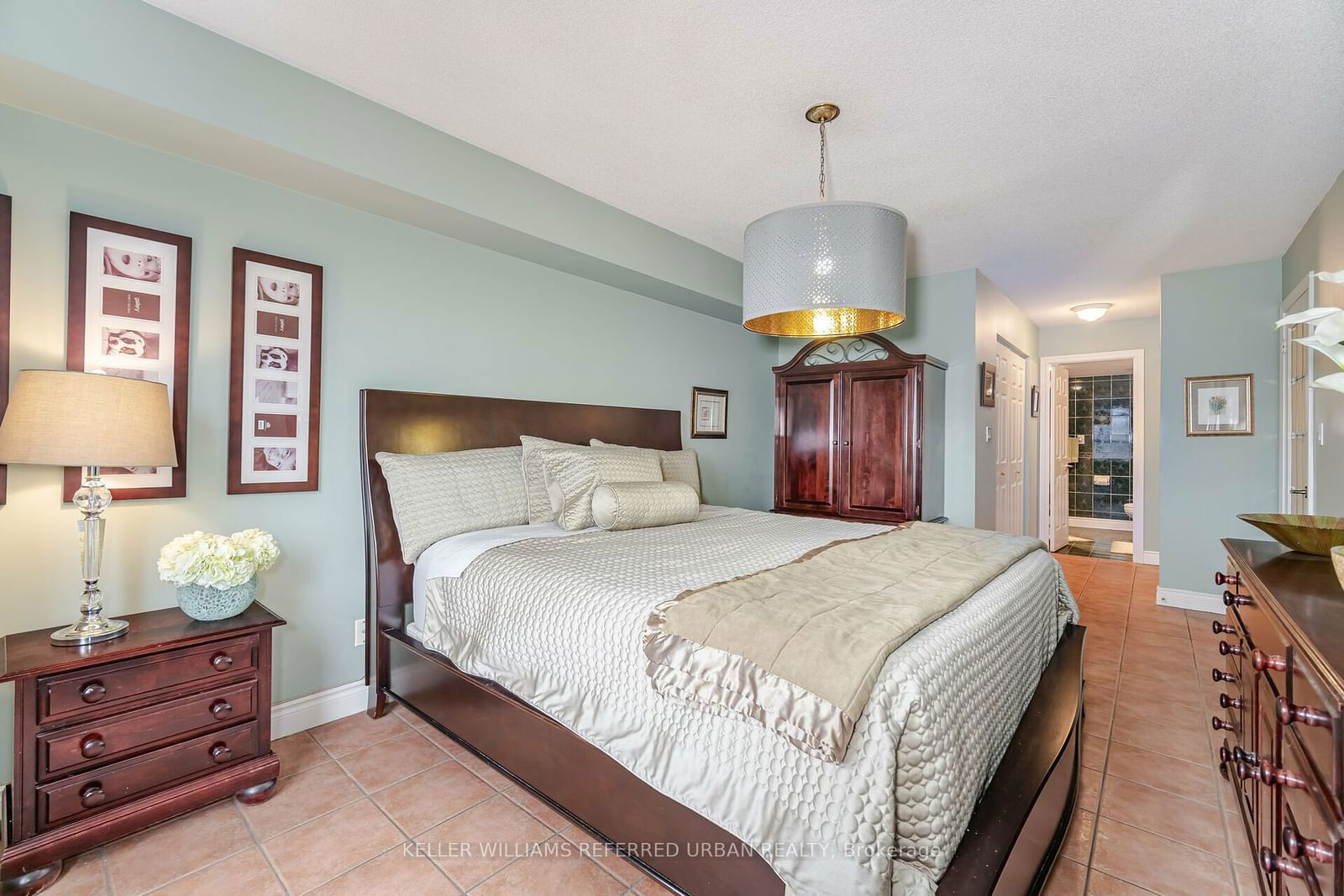 121 Woodbridge Ave, unit 404 for sale