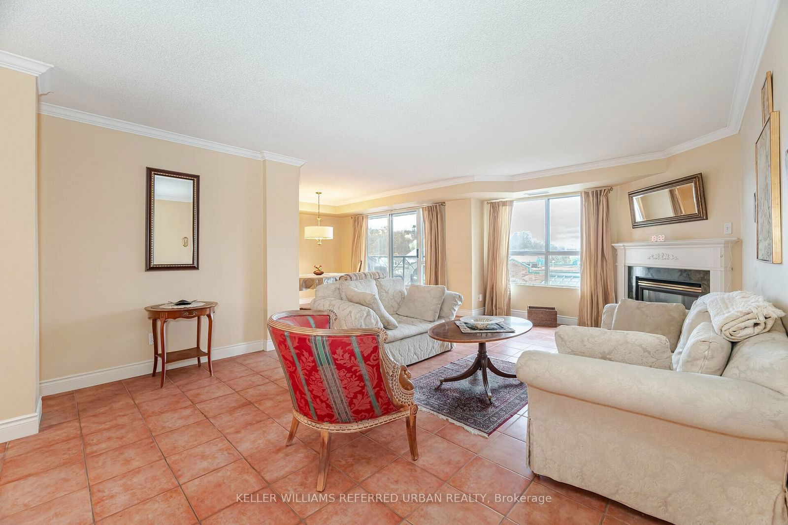 121 Woodbridge Ave, unit 404 for sale