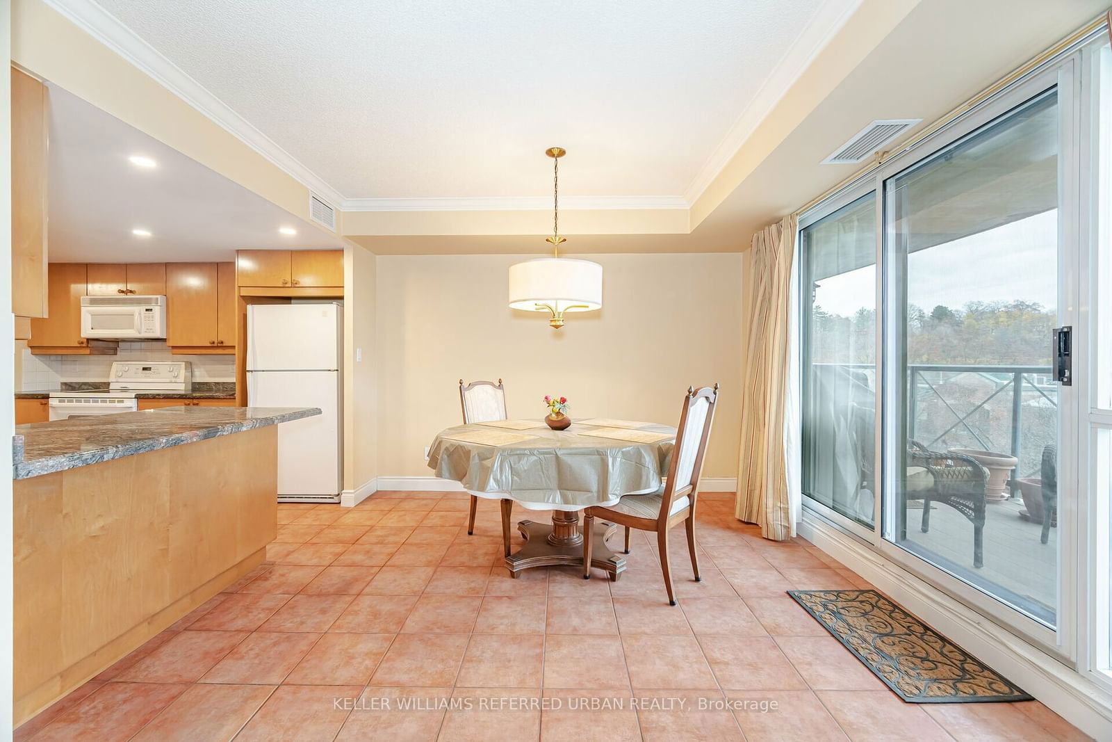 121 Woodbridge Ave, unit 404 for sale