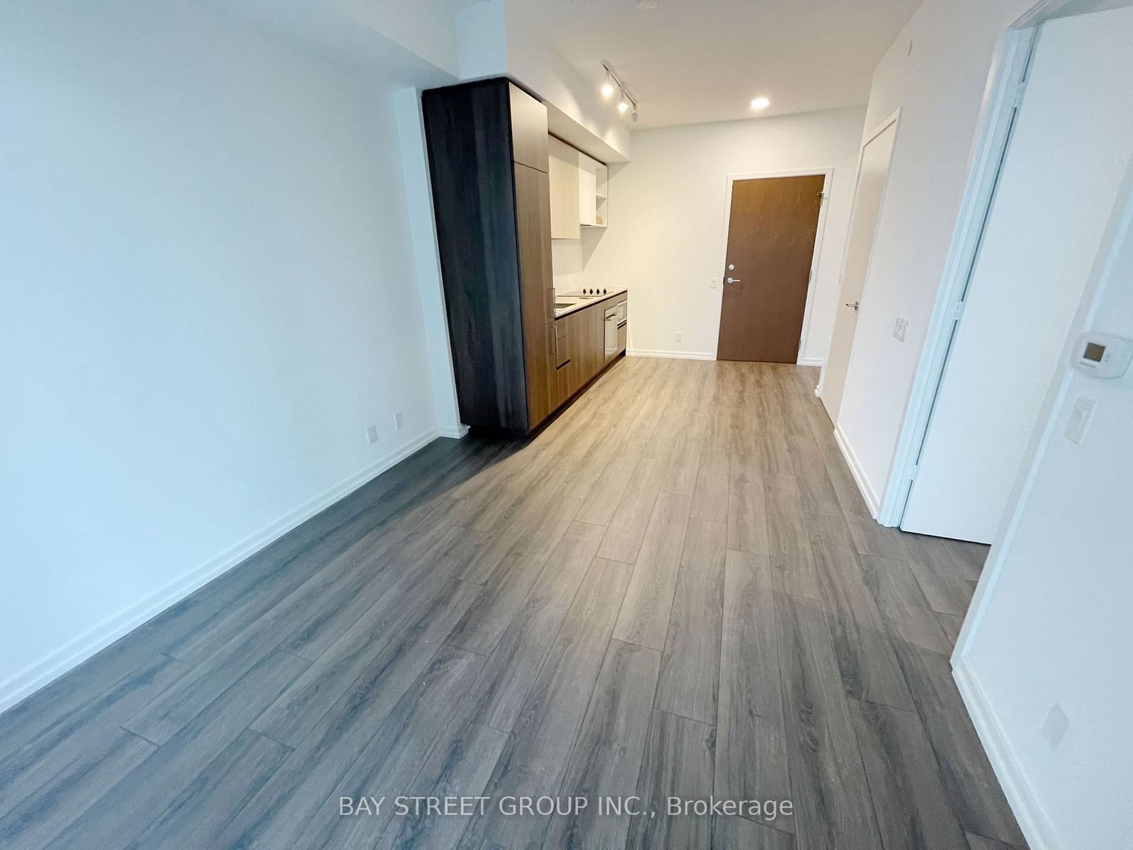 7890 Jane St, unit 2710 for rent