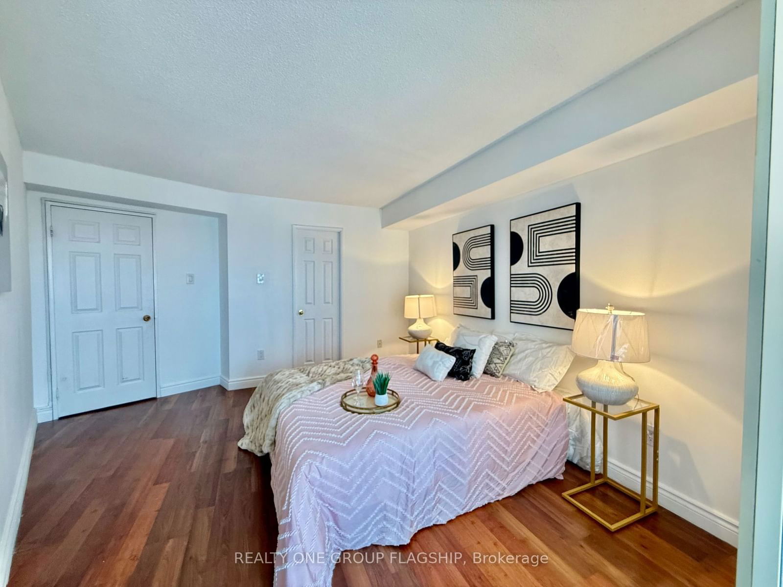 30 Harding Blvd W, unit 609 for sale