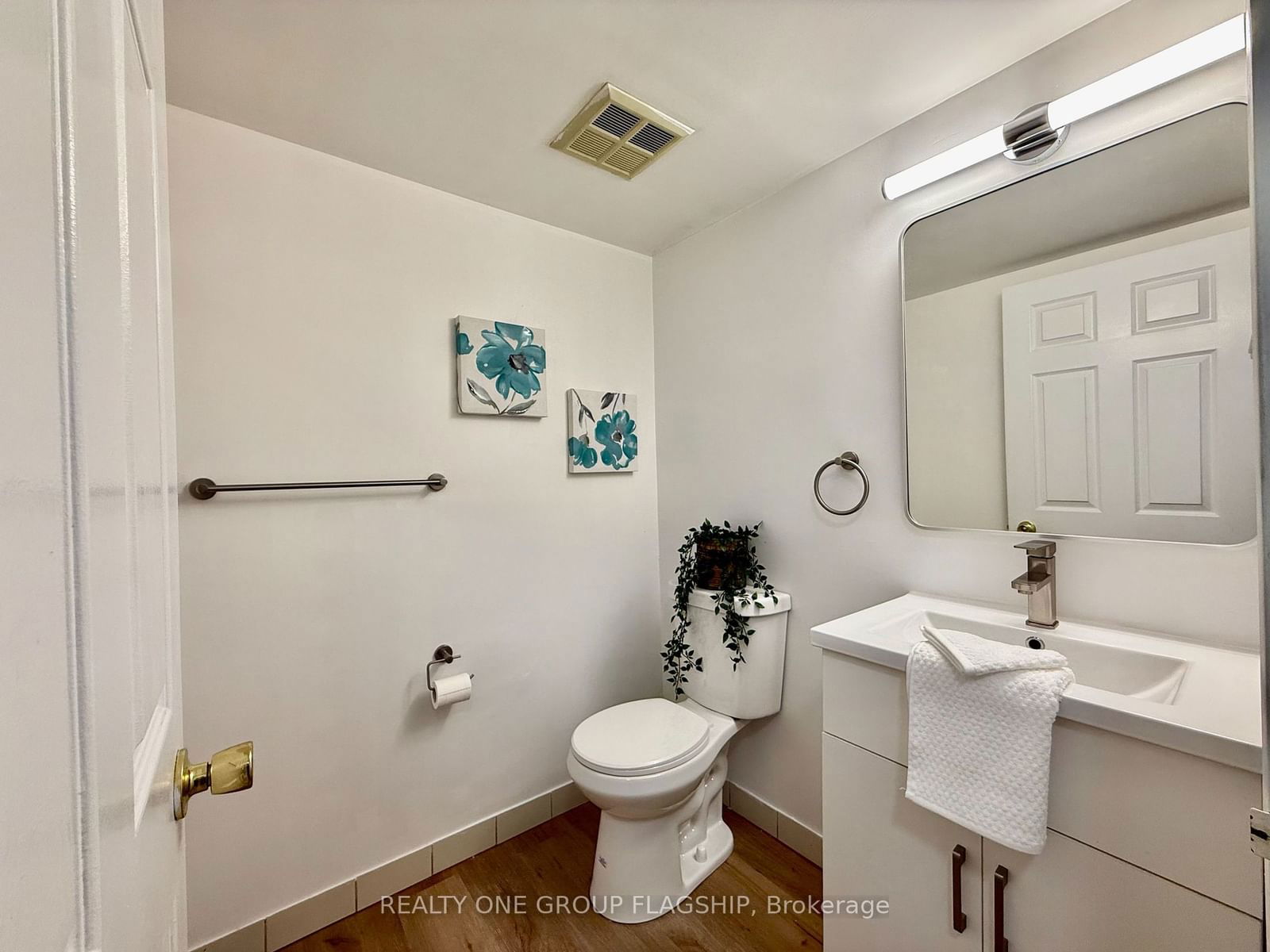 30 Harding Blvd W, unit 609 for sale