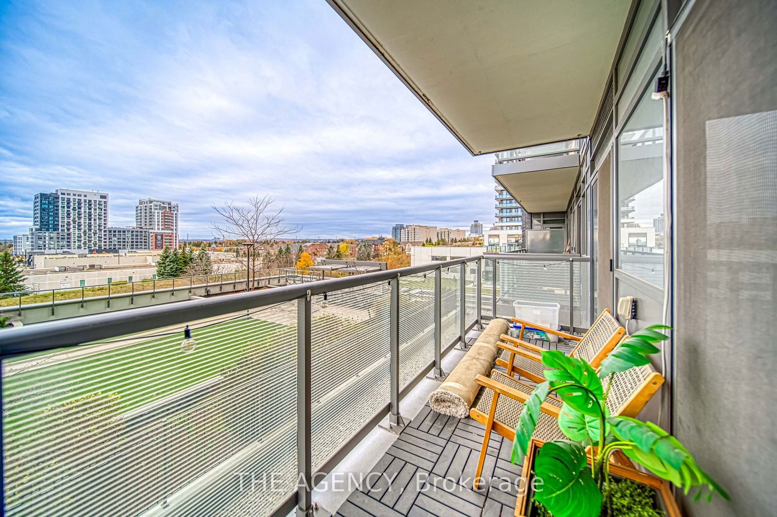 65 Oneida Cres, unit 405 for sale