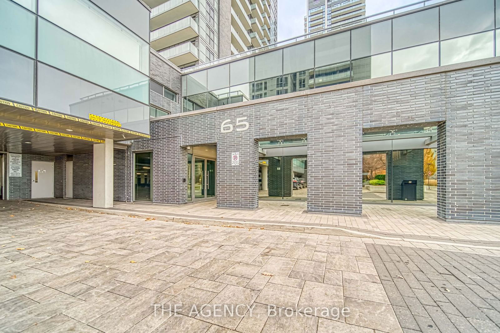 65 Oneida Cres, unit 405 for sale