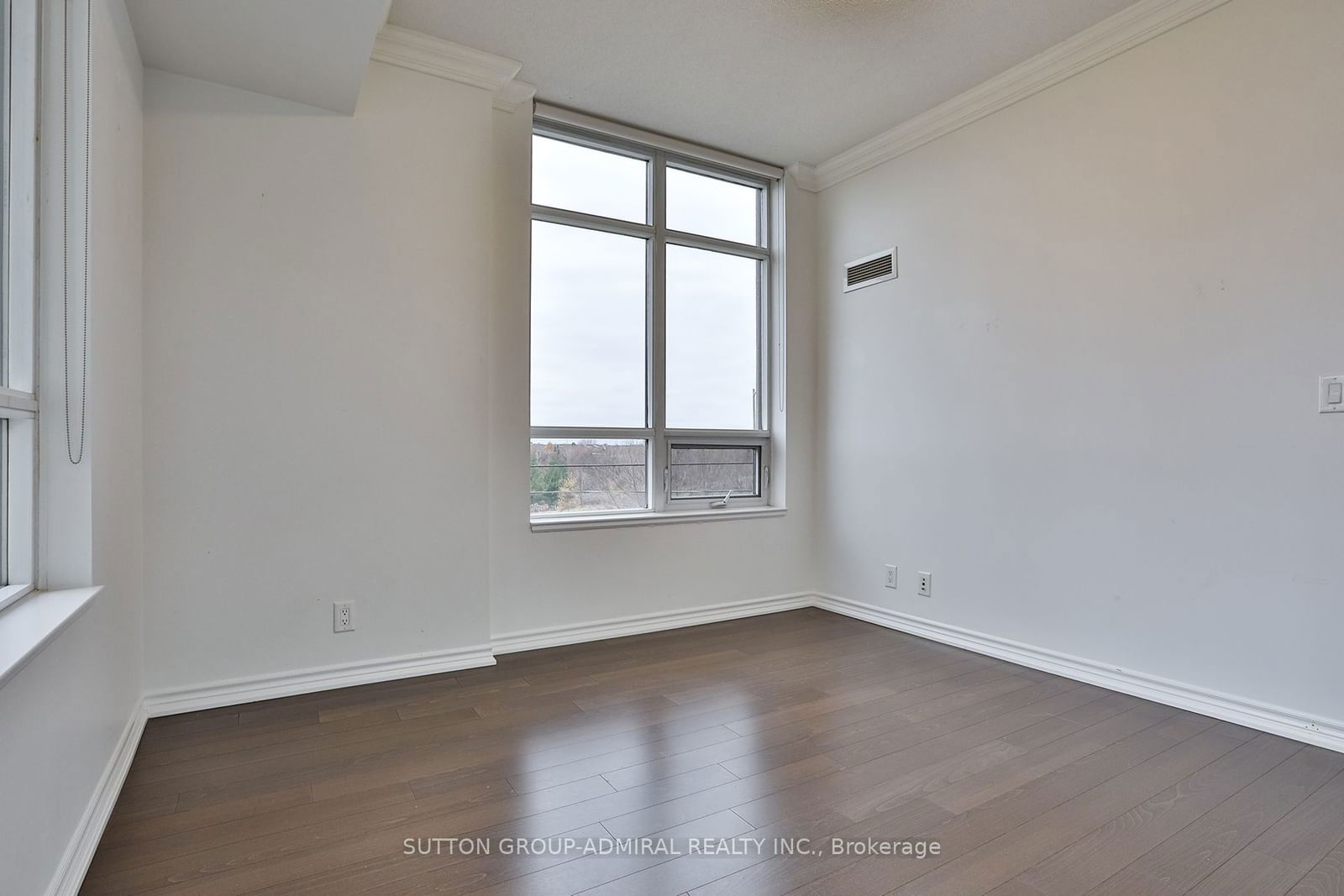 9235 Jane St, unit 212 for sale