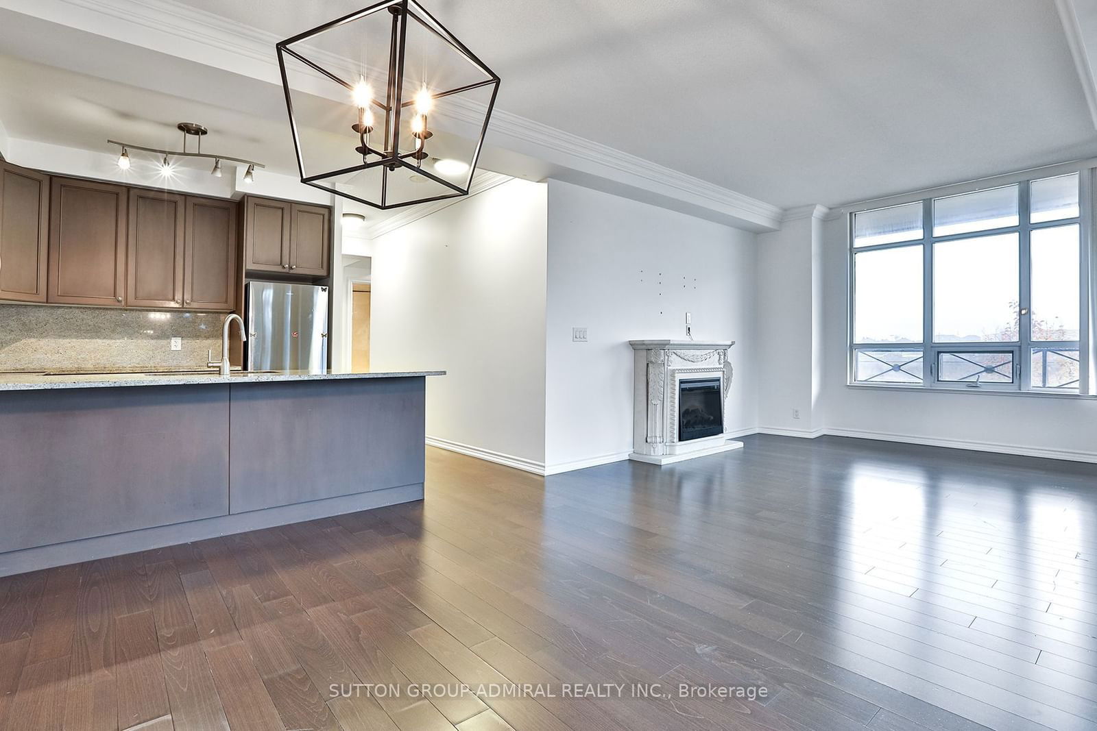 9235 Jane St, unit 212 for sale