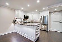 7601 Bathurst St, unit 1010 for sale