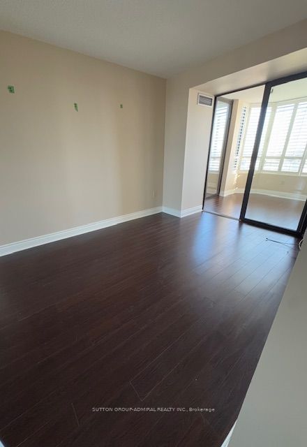 7601 Bathurst St, unit 803 for rent