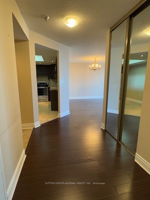 7601 Bathurst St, unit 803 for rent