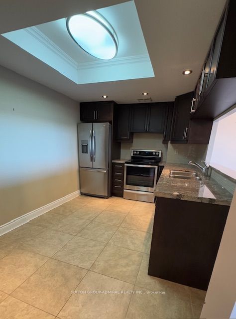 7601 Bathurst St, unit 803 for rent